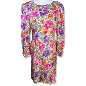 ⭐️VINTAGE Maggy London 100% Silk
Vibrant Floral Puff Sleeve Cocktail Dress